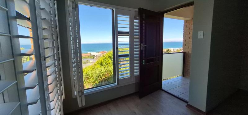 To Let 3 Bedroom Property for Rent in Outeniqua Strand Western Cape